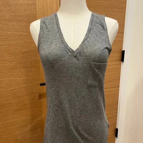 BUNDLE of womens tank tops - Size XS MADEWELL AND J. CREW - Picture 3 of 14